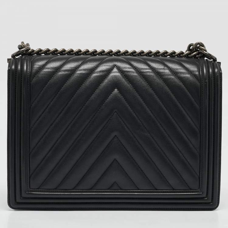Pre Owned Chanel Black Chevron Leather Large Boy Flap Bag