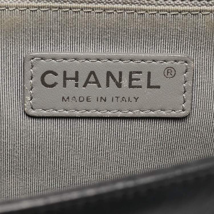 Pre Owned Chanel Black Chevron Leather Large Boy Flap Bag