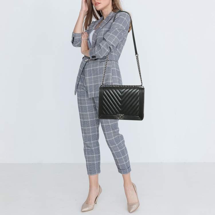 Pre Owned Chanel Black Chevron Leather Large Boy Flap Bag