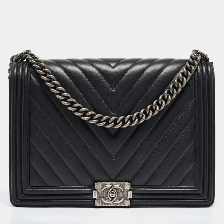 Pre Owned Chanel Black Chevron Leather Large Boy Flap Bag