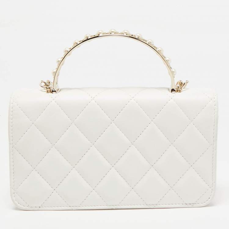 Pre Owned Chanel White Quilted Leather Pearl Embellished Top Handle Phone Holder Bag