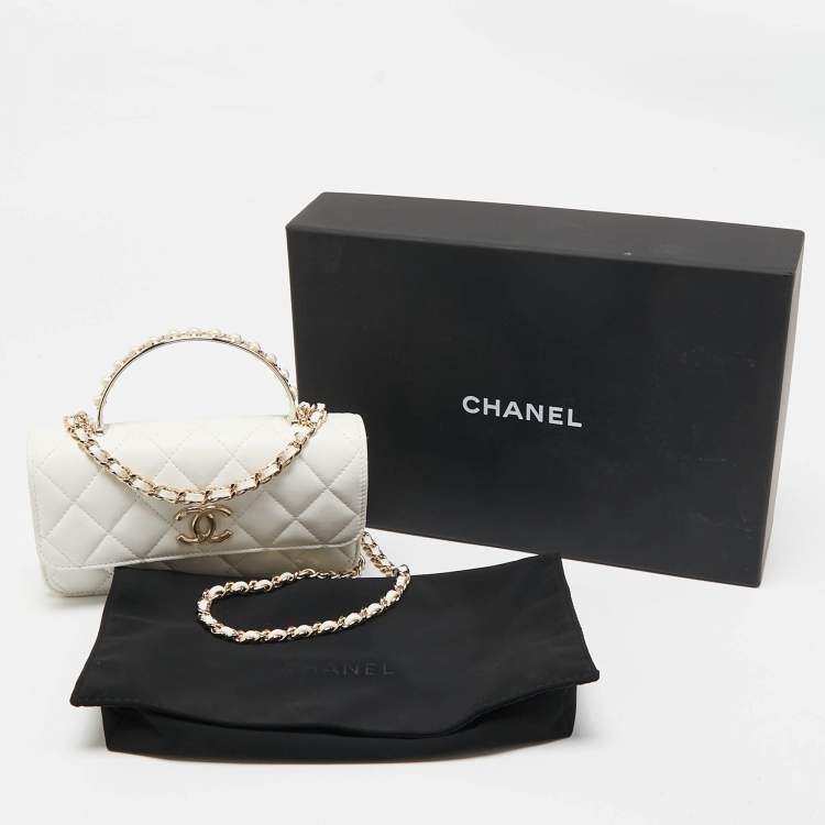 Pre Owned Chanel White Quilted Leather Pearl Embellished Top Handle Phone Holder Bag
