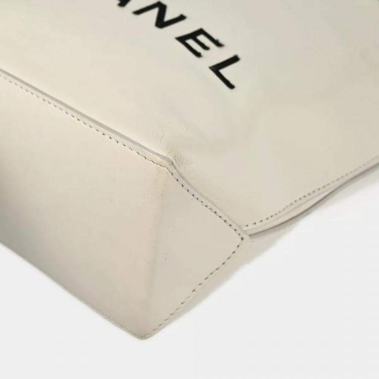 Pre Owned Chanel White Calfskin Essential Tote Bag