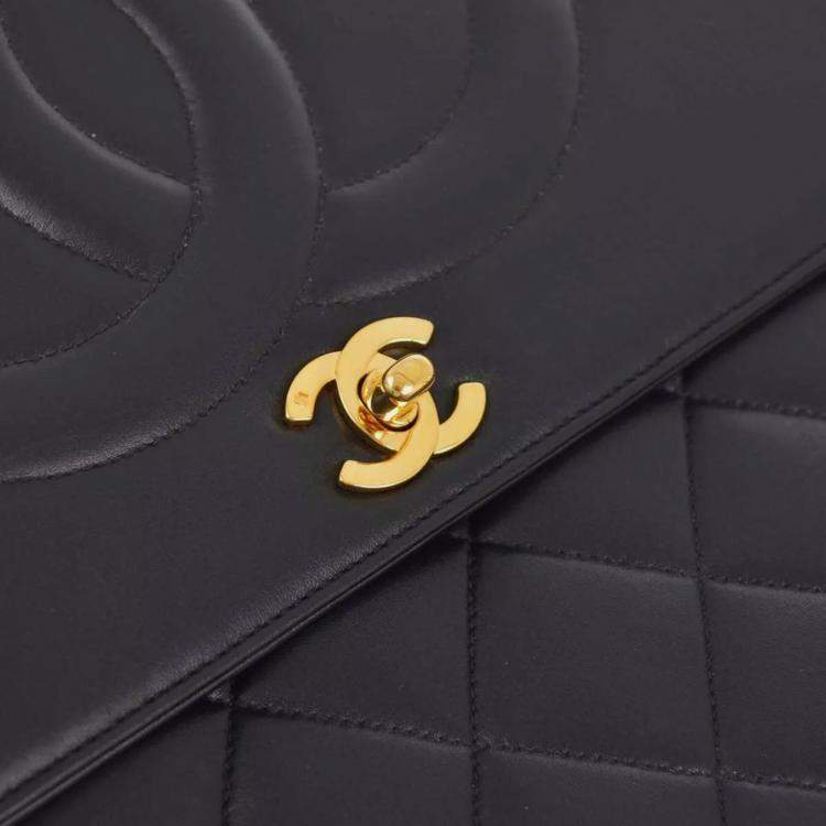 Pre Owned Chanel Black Lambskin Leather Maxi Classic Flap Jumbo Chain Shoulder Bag