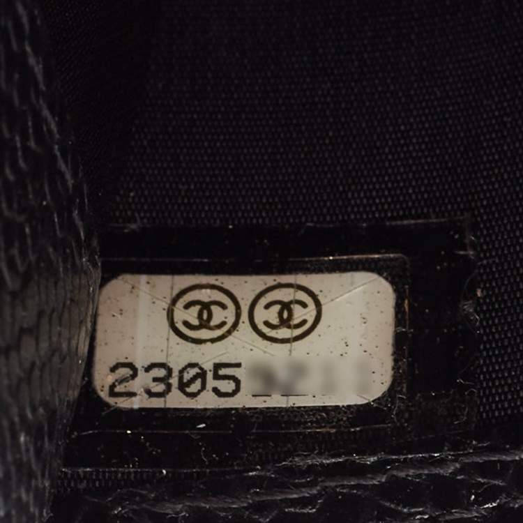 مملوكة مسبقًا Chanel Black Quilted Caviar Leather CC Card Holder