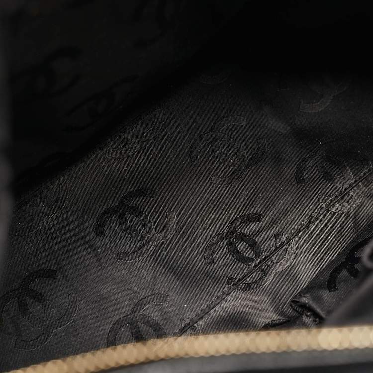 Pre Owned Chanel Black Caviar Leather Surpique CC Hobo