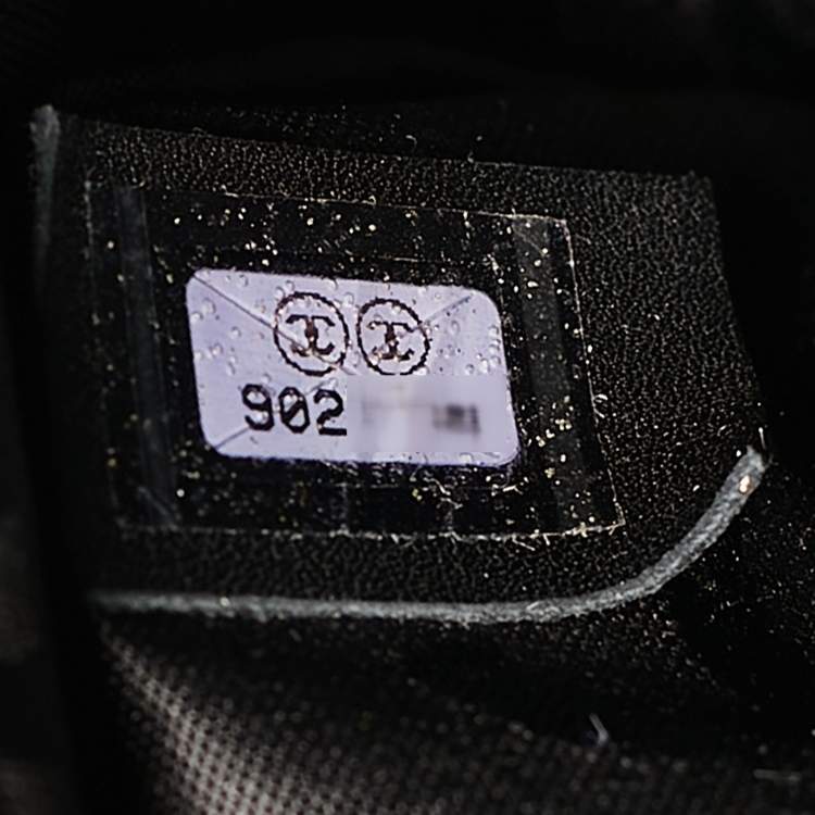 Pre Owned Chanel Black Caviar Leather Surpique CC Hobo