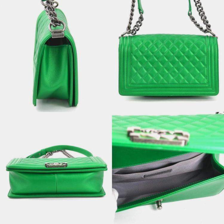 Pre Owned Chanel Green Leather Boy Shoulder Bag