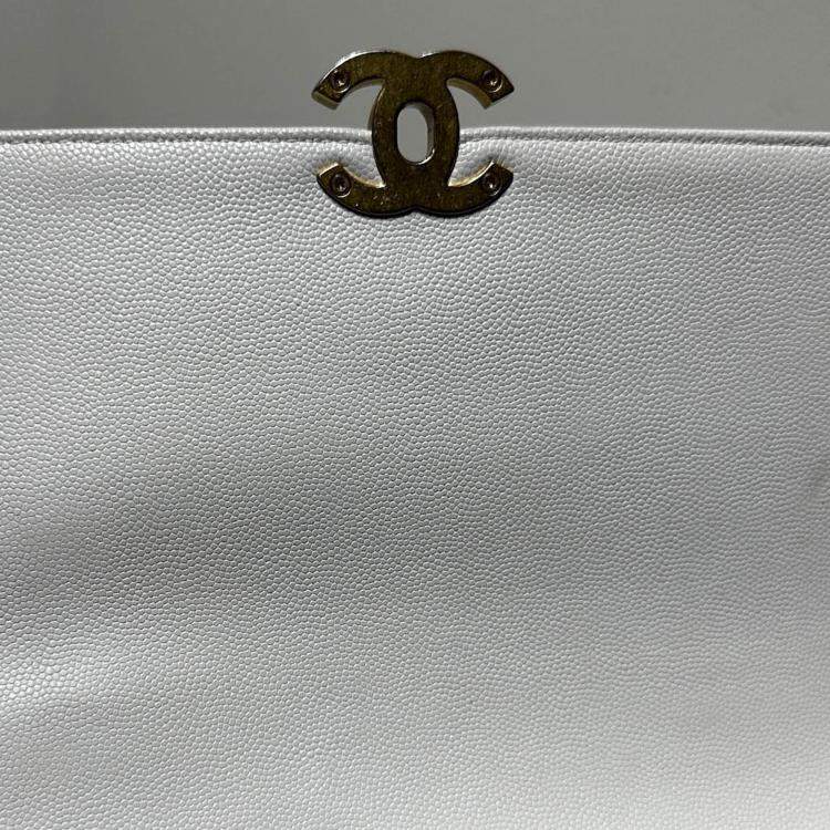 Pre Owned Chanel White Caviar Quilted Small Top Handle Flap Bag