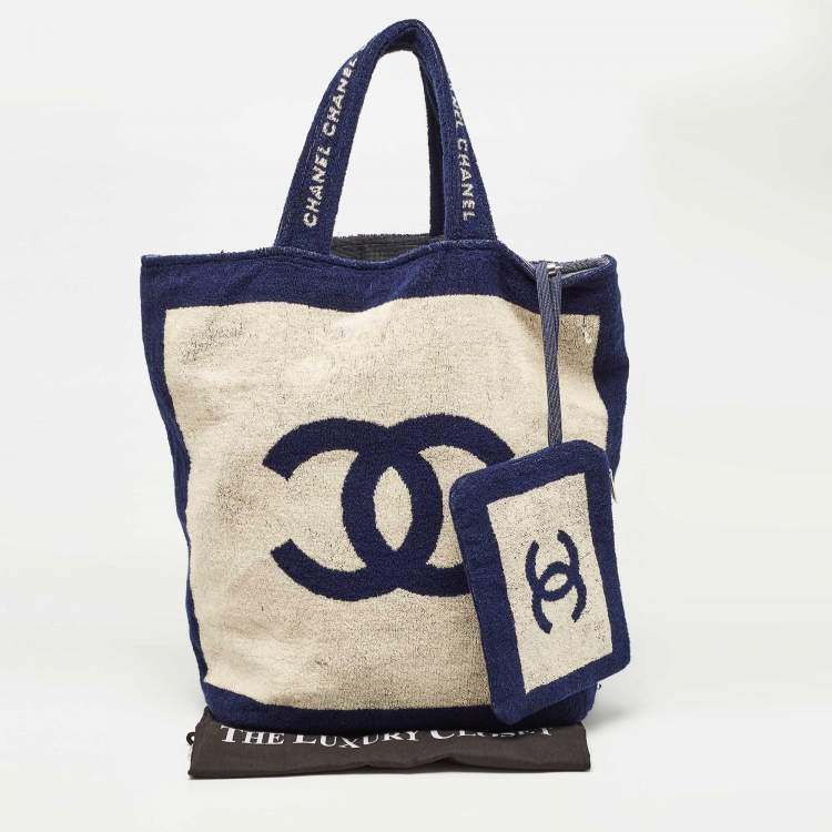 Pre Owned Chanel Navy Blue/Off White Terry Cotton CC Beach Tote