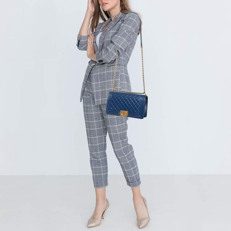 Pre Owned Chanel Navy Blue Quilted Leather Medium Boy Flap Bag