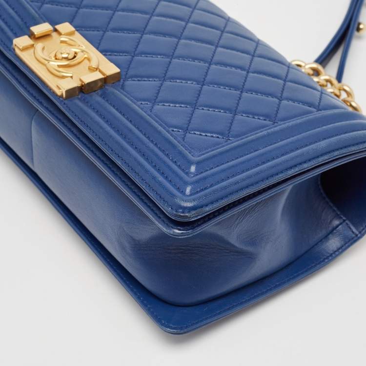 Pre Owned Chanel Navy Blue Quilted Leather Medium Boy Flap Bag