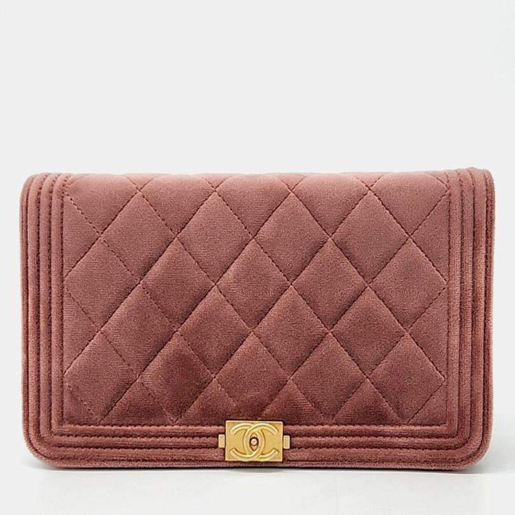 ショルダーバッグ・ポシェット × ヴィンテージ(中古) Chanel Velvet Boy WOC Mini Crossbody Bag Chanel Pink Velvet Boy WOC Mini Crossbody Bag Chanel | TLC