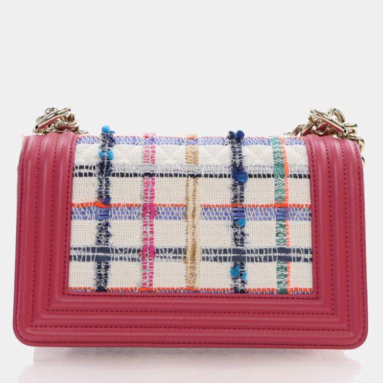 مملوكة مسبقًا Chanel Small Pink Tweed Boy Bag