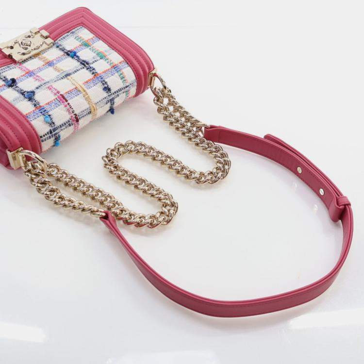 مملوكة مسبقًا Chanel Small Pink Tweed Boy Bag