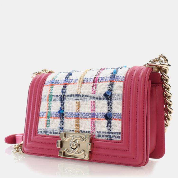 مملوكة مسبقًا Chanel Small Pink Tweed Boy Bag