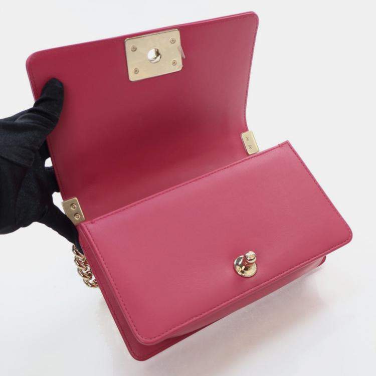 مملوكة مسبقًا Chanel Small Pink Tweed Boy Bag