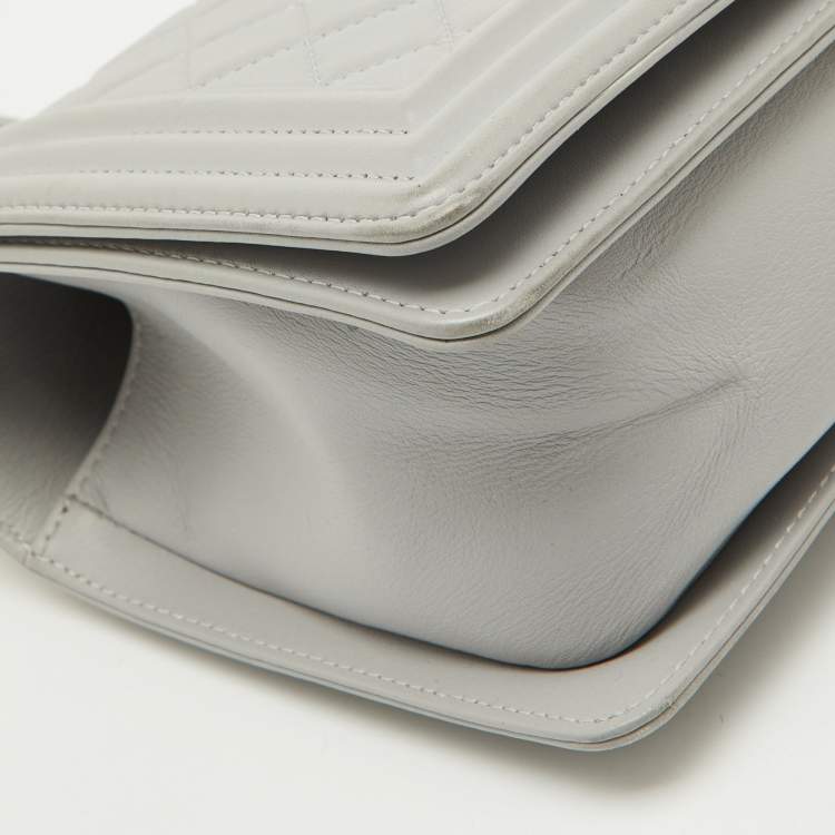 Pre Owned Chanel Grey Quilted Leather Medium Boy Flap Bag