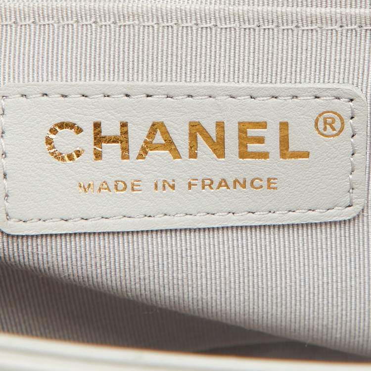 Pre Owned Chanel Grey Quilted Leather Medium Boy Flap Bag