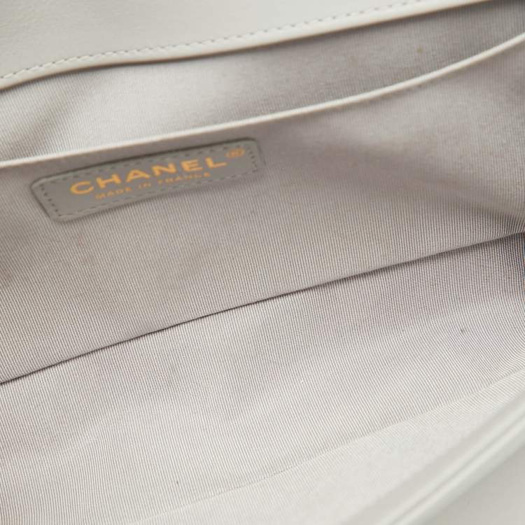 Pre Owned Chanel Grey Quilted Leather Medium Boy Flap Bag