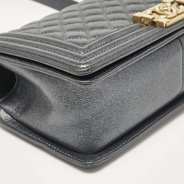 Pre Owned Chanel Metallic Grey Quilted Leather Medium Boy Flap Bag
