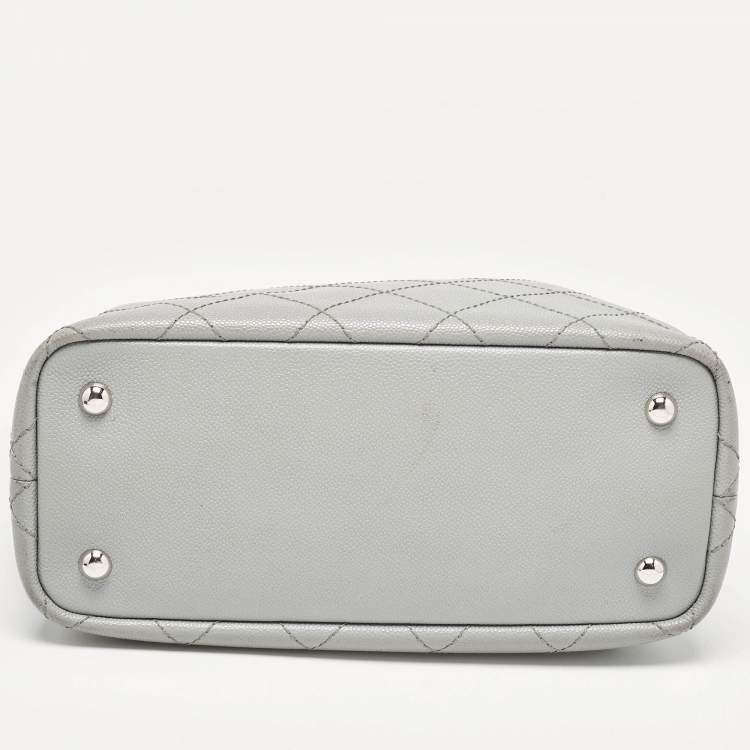 Pre Owned Chanel Grey/Black Quilted Caviar Leather Fever Shopper Tote