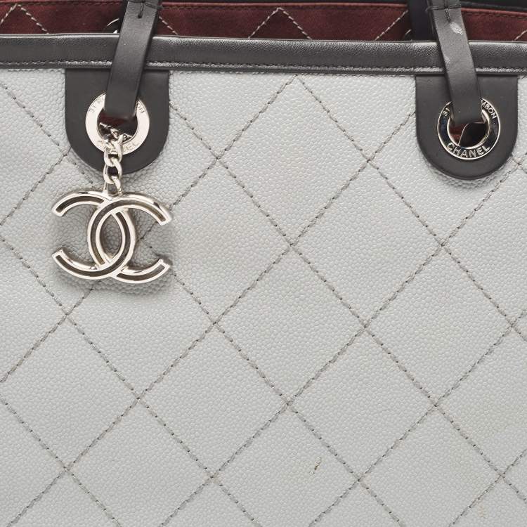 Pre Owned Chanel Grey/Black Quilted Caviar Leather Fever Shopper Tote