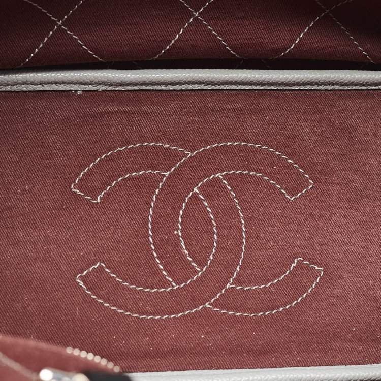 Pre Owned Chanel Grey/Black Quilted Caviar Leather Fever Shopper Tote