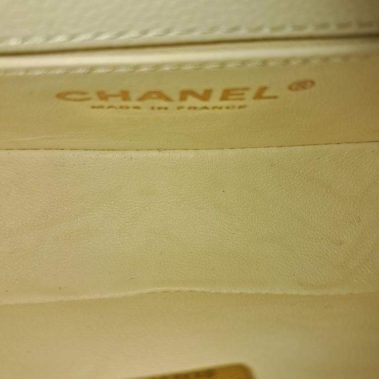Pre Owned Chanel White Leather Boy Mini Shoulder Bag