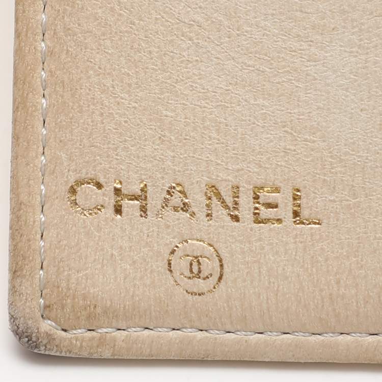 Pre Owned Chanel Cream Caviar Leather L Yen Wallet