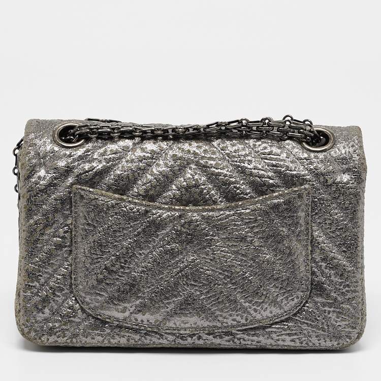 Pre Owned Chanel Metallic Grey Chevron Leather 224 Reissue 2.55 Flap Bag