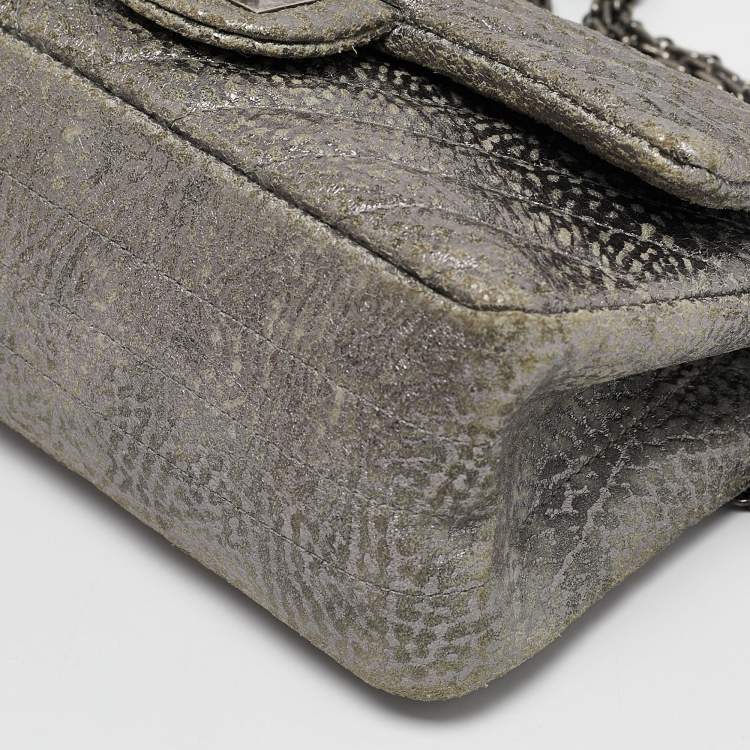 Pre Owned Chanel Metallic Grey Chevron Leather 224 Reissue 2.55 Flap Bag