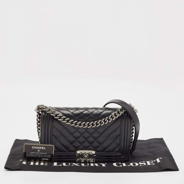 Pre Owned Chanel Black Quilted Leather Medium Boy Flap Bag