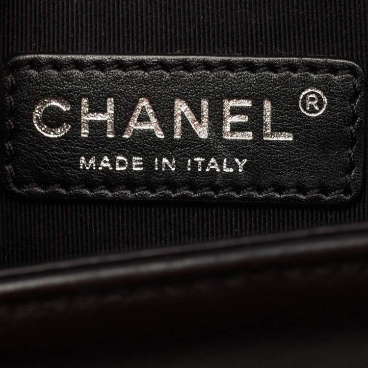 Pre Owned Chanel Black Quilted Leather Medium Boy Flap Bag