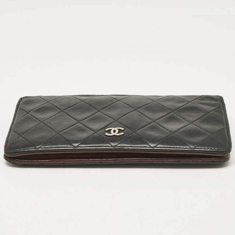 Pre Owned Chanel Black Quilted Leather L Yen Wallet
