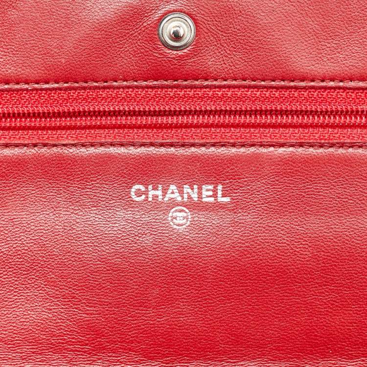 Pre Owned Chanel Red Quilted Leather CC Wallet On Chain