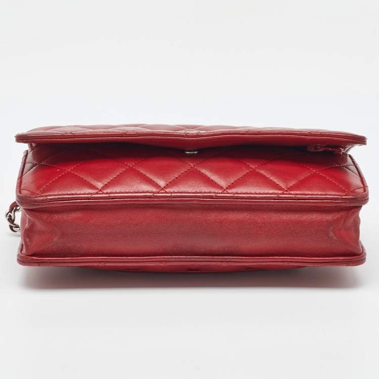 Pre Owned Chanel Red Quilted Leather CC Wallet On Chain