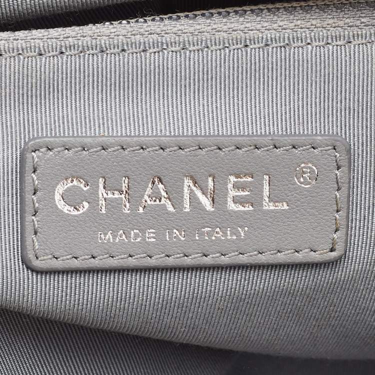 Pre Owned Chanel Gold/Silver Quilted Leather New Medium Boy Flap Bag