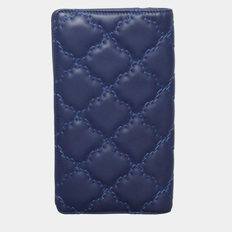 Pre Owned Chanel Blue Quilted Lambskin Leather CC Quilted Bifold Wallet