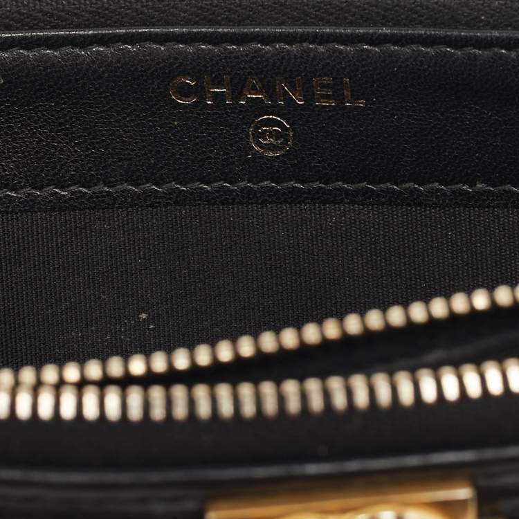 Pre Owned Chanel Black Quilted Leather Boy Double Zip Wallet On Chain