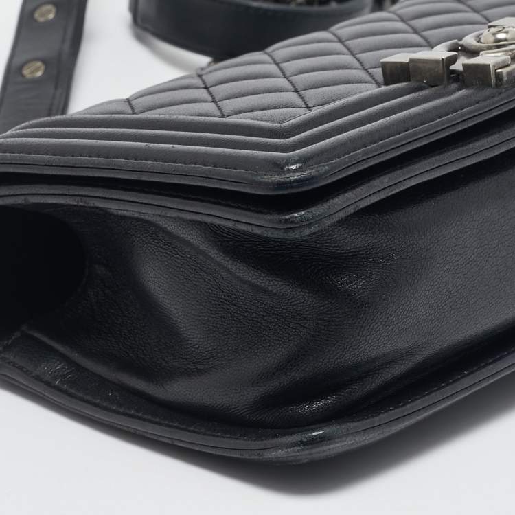 Pre Owned Chanel Black Quilted Leather Small Boy Flap Bag