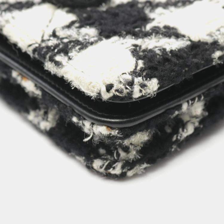 Pre Owned Chanel Black White Fabric Shoulder Bag