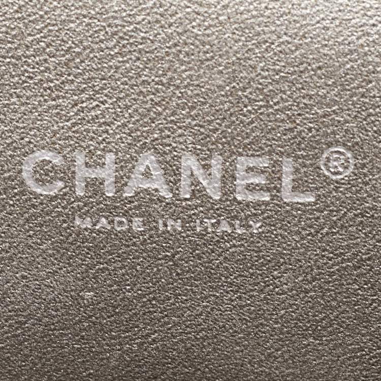 Pre Owned Chanel Grey Quilted Leather Maxi Classic Double Flap Bag