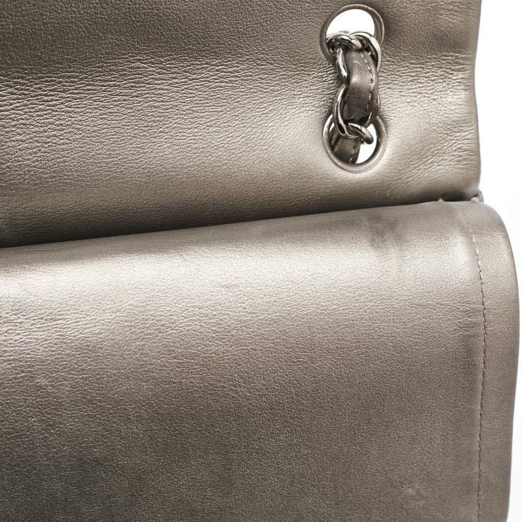 Pre Owned Chanel Grey Quilted Leather Maxi Classic Double Flap Bag