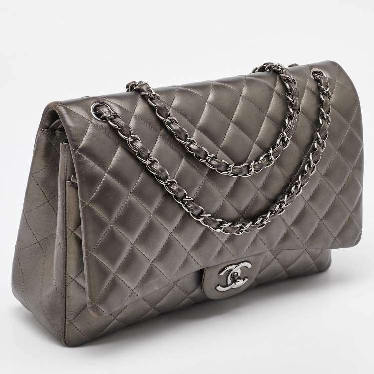Pre Owned Chanel Grey Quilted Leather Maxi Classic Double Flap Bag