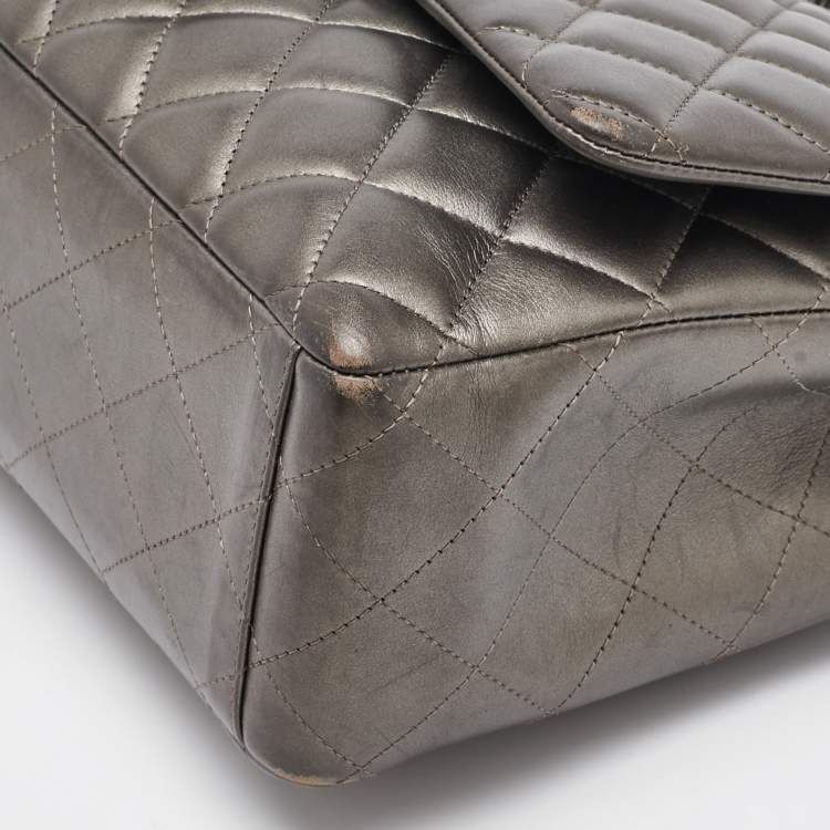 Pre Owned Chanel Grey Quilted Leather Maxi Classic Double Flap Bag
