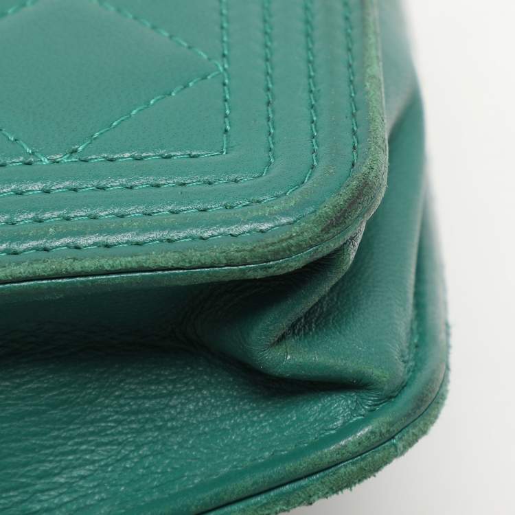 Pre Owned Chanel Green Quilted Leather Boy Wallet On Chain