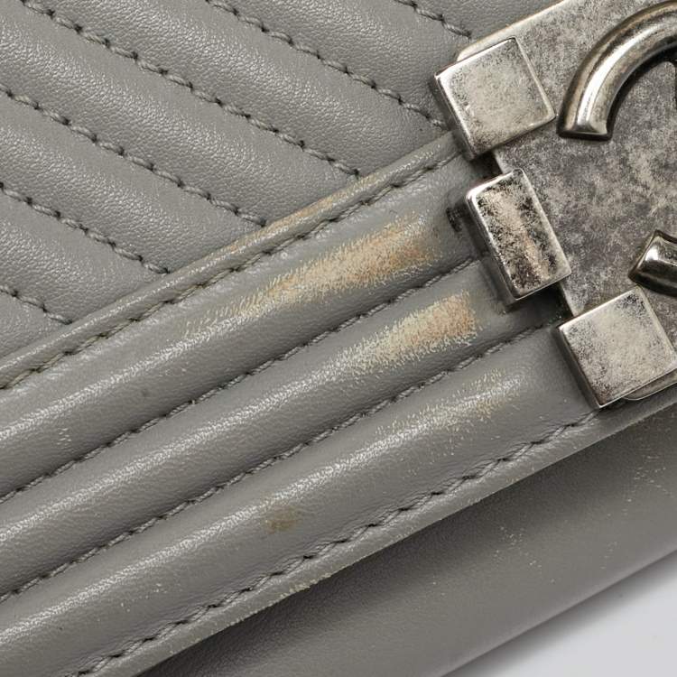 Pre Owned Chanel Grey Chevron Quilted Leather New Medium Boy Bag