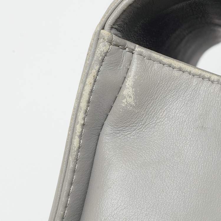 Pre Owned Chanel Grey Chevron Quilted Leather New Medium Boy Bag