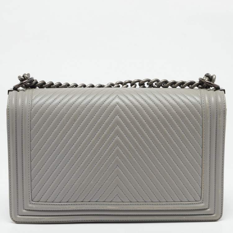 Pre Owned Chanel Grey Chevron Quilted Leather New Medium Boy Bag